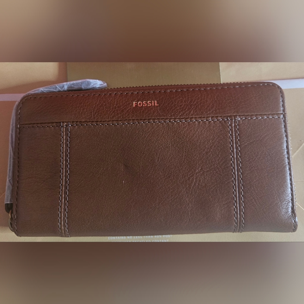 NWT Women's Jori RFID Zip Clutch Wallet Wristlet Purse Medium Brown SWL3008210
